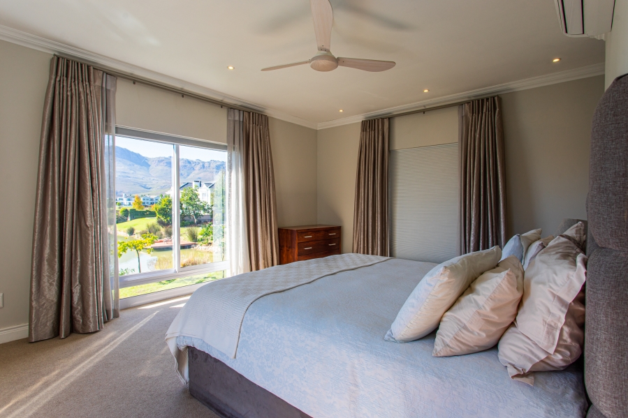 5 Bedroom Property for Sale in Val De Vie Estate Western Cape